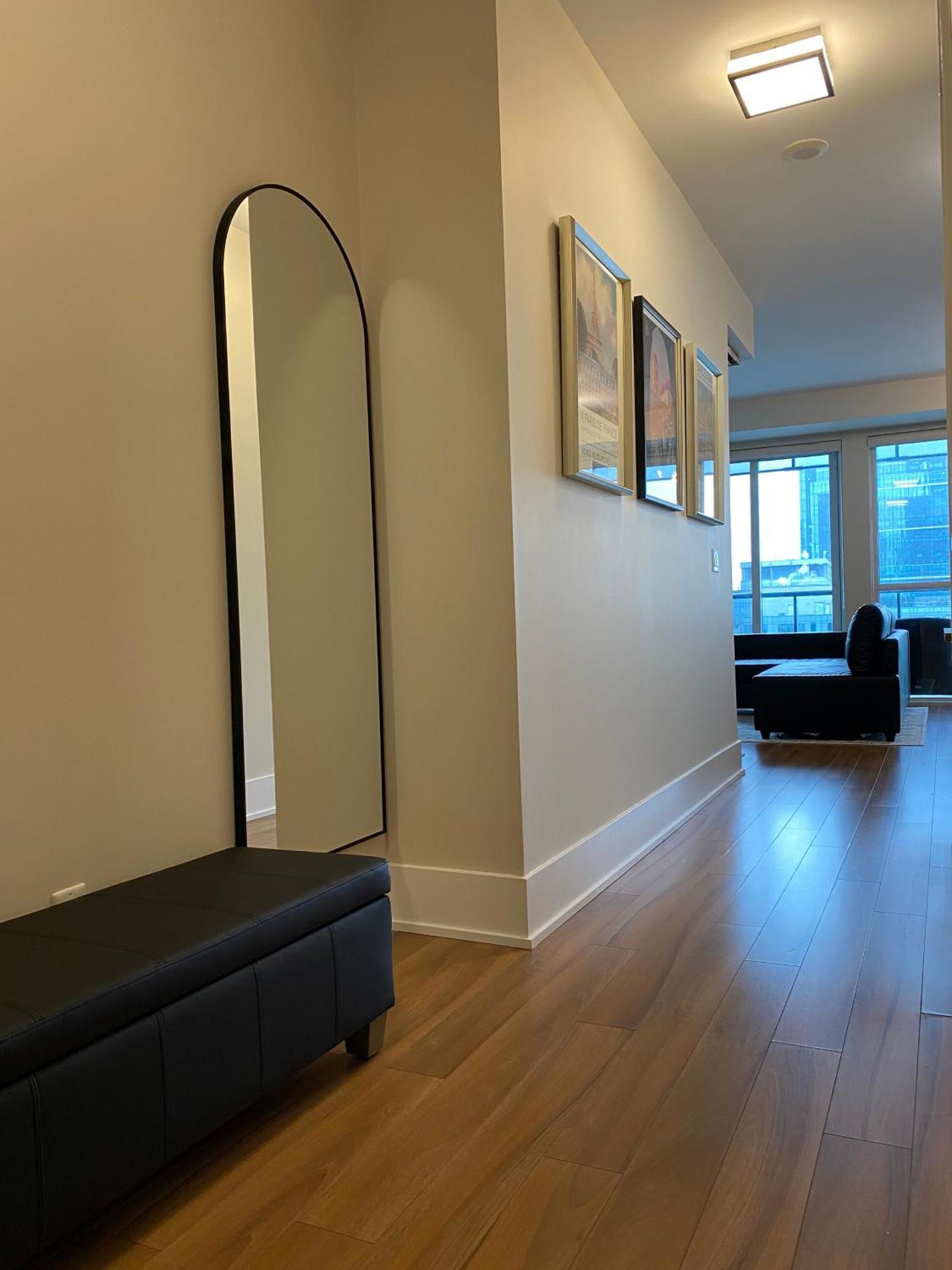 Central Toronto Suite - Free Parking, City Views, Near Cn Tower Eksteriør billede