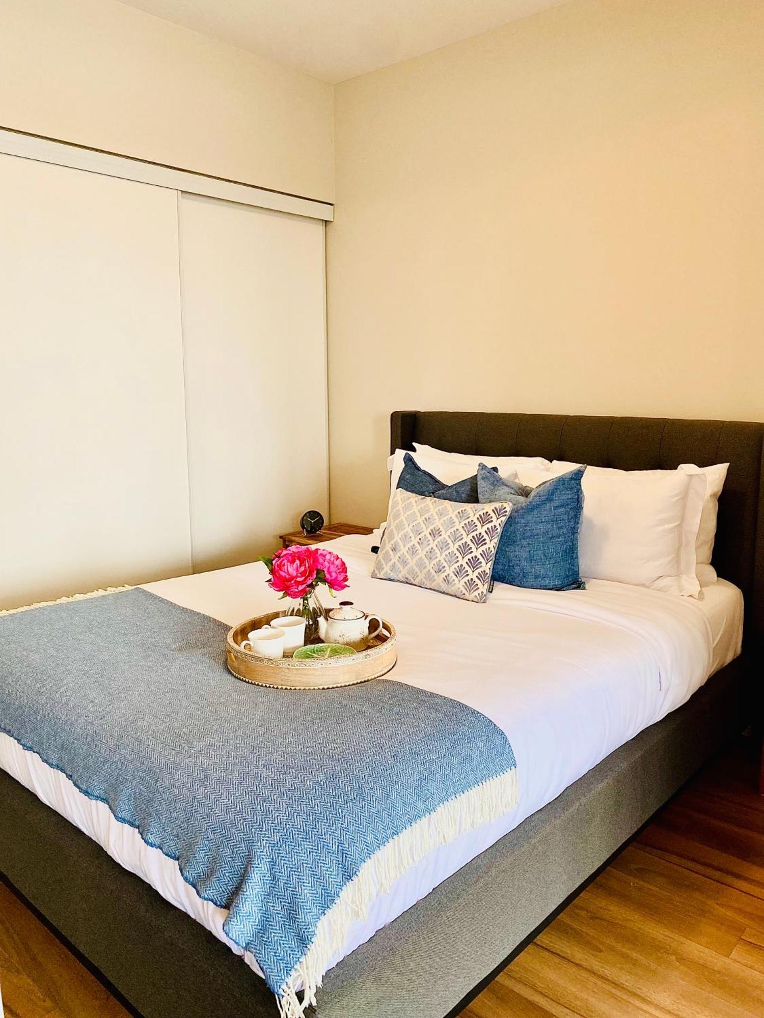 Central Toronto Suite - Free Parking, City Views, Near Cn Tower Eksteriør billede